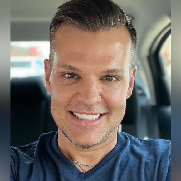 Meet your Posher, Travis - Picture 2 of 2